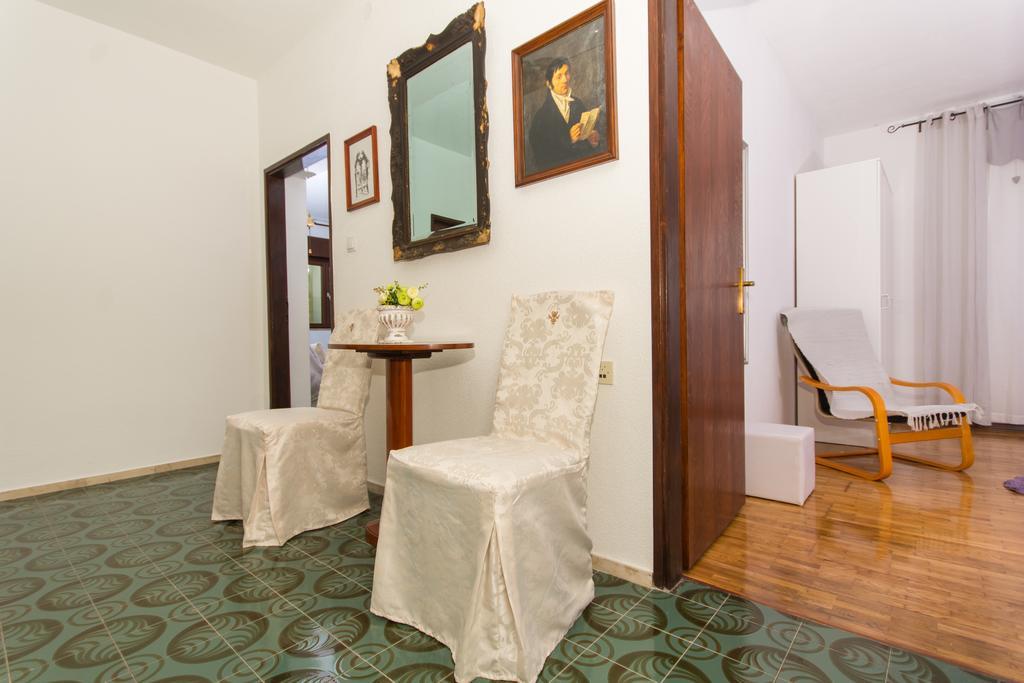 Apartment Lorenzo Trogir Exteriör bild
