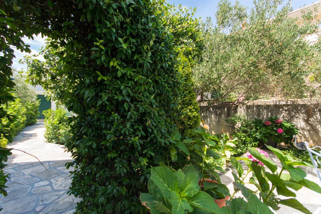 Apartment Lorenzo Trogir Exteriör bild