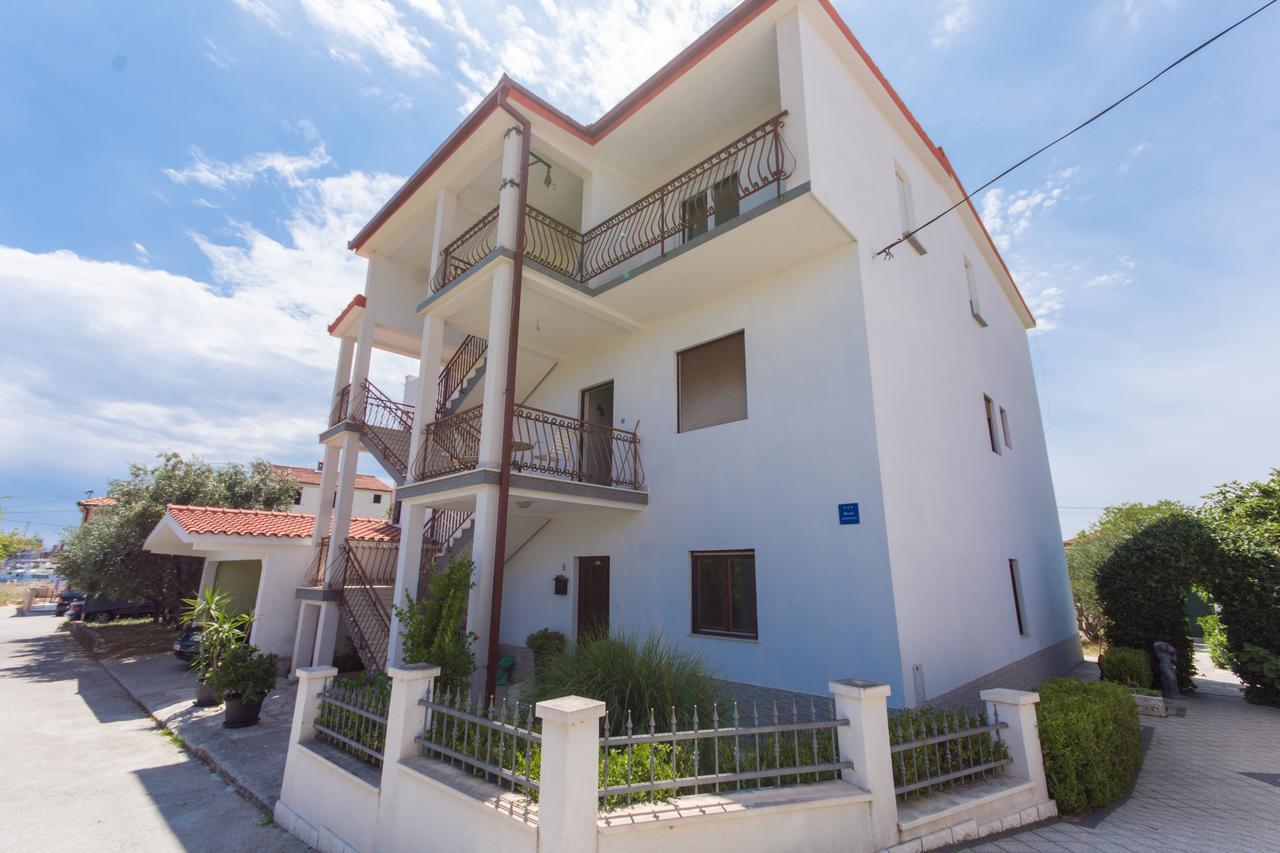 Apartment Lorenzo Trogir Exteriör bild